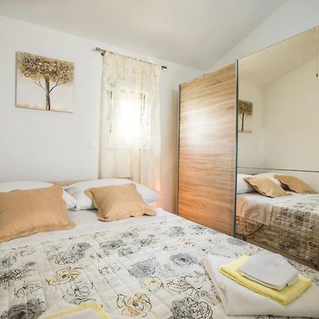 Apartments Essentia Podstrana Exterior photo